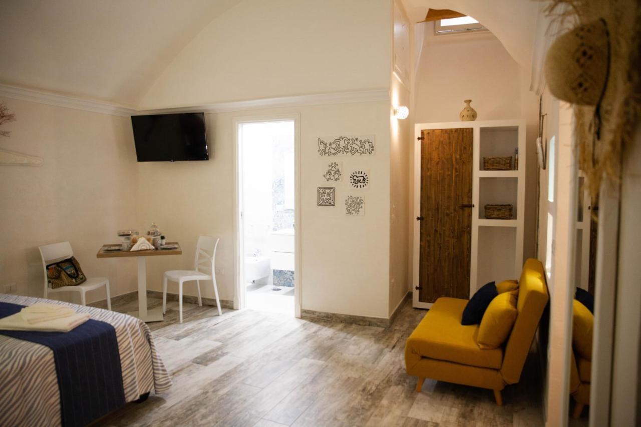 Apartment Plebiscito House - Naples
